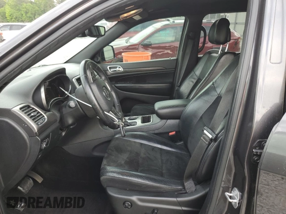 2018 Jeep Grand Cherokee Laredo E с VIN 1C4RJEAG3JC110487, выставлен на аукционе Copart как лот 54700795 с пробегом 135 665 миль миль и Списание • Salvage title. История ставок и продаж доступна на DreamBid. Изображение 7.