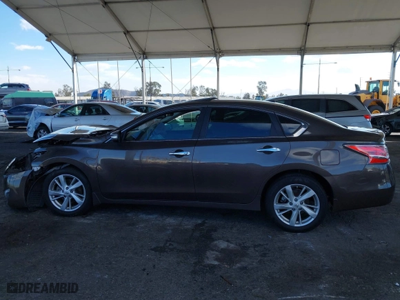 2015 Nissan Altima 2.5 SV with VIN 1N4AL3AP1FC169188, listed as a IAAI auction lot 41274644 with 82,222 mi miles. Bid and sale history available at carsss.com. Image 15.