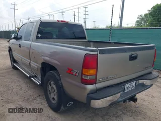 1999 Chevrolet Silverado 1500 LS with VIN 2GCEK19T4X1219464, listed as a IAAI auction lot 42131667 with 198,192 mi miles. Bid and sale history available at carsss.com. Image 3.