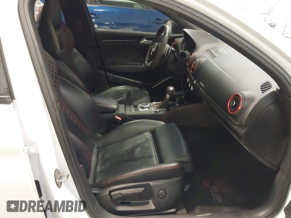 2019 Audi RS 3 z VIN WUABWGFF2KA900300, wystawiony jako IAAI lot #41553334 z przebiegiem 46 004 mil mil oraz . Historia ofert i sprzedaży dostępna na DreamBid. Obrazek 5.