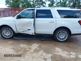 2024 Ford Expedition Max Limited z VIN 1FMJK2A8XREA83026, wystawiony jako IAAI lot #42222592 z przebiegiem 13 647 mil mil oraz . Historia ofert i sprzedaży dostępna na DreamBid. Obrazek 14.