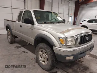 2004 Toyota Tacoma z VIN 5TEWN72N54Z406701, wystawiony jako IAAI lot #41627146 z przebiegiem 231 187 mil mil oraz . Historia ofert i sprzedaży dostępna na DreamBid. Obrazek 1.