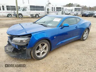 2017 Chevrolet Camaro 1LT z VIN 1G1FB1RX1H0144817, wystawiony jako IAAI lot #41609587 z przebiegiem 44 477 mil mil oraz . Historia ofert i sprzedaży dostępna na DreamBid. Obrazek 2.