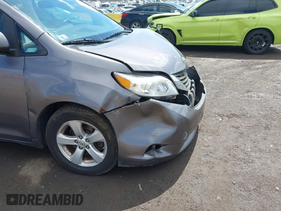 2015 Toyota Sienna LE AAS с VIN 5TDKK3DC6FS649056, выставлен на аукционе IAAI как лот 41978844 с пробегом 182 694 миль миль и . История ставок и продаж доступна на DreamBid. Изображение 17.