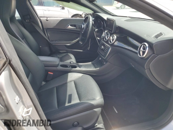 2014 Mercedes-Benz CLA 250 с VIN WDDSJ4EB2EN049904, выставлен на аукционе Copart как лот 61496405 с пробегом 67 438 миль миль и Списание • Salvage title. История ставок и продаж доступна на DreamBid. Изображение 7.