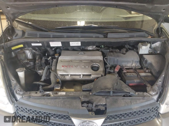2005 Toyota Sienna LE with VIN 5TDBA23C05S049050, listed as a IAAI auction lot 42146646 with 313,528 mi miles. Bid and sale history available at carsss.com. Image 10.
