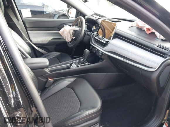2023 Jeep Compass Latitude with VIN 3C4NJDBN1PT533202, listed as a IAAI auction lot 41545879 with 35,794 mi miles and . Bid and sale history available at DreamBid. Image 5.