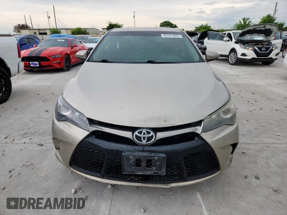 2017 Toyota Camry XLE z VIN 4T1BF1FK3HU630357, wystawiony jako Copart lot #60201805 z przebiegiem 162 740 mil mil oraz Szkoda całkowita • Salvage title. Historia ofert i sprzedaży dostępna na DreamBid. Obrazek 5.