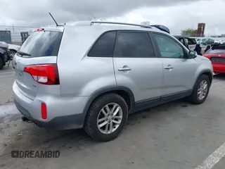 2014 Kia Sorento LX with VIN 5XYKTCA69EG496907, listed as a IAAI auction lot 41789120 with 166,644 mi miles and . Bid and sale history available at carsss.com. Image 4.