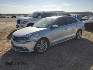 2015 Volkswagen Jetta SE с VIN 3VWLA7AJ6FM227173, выставлен на аукционе Copart как лот 83840444 с пробегом 137 131 миль миль и Списание • Salvage title. История ставок и продаж доступна на DreamBid. Изображение 1.