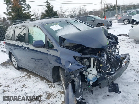 2018 Toyota Sienna LE Auto Access Seat with VIN 5TDKZ3DC3JS905514, listed as a IAAI auction lot 41591539 with 1 mi miles. Bid and sale history available at carsss.com. Image 1.