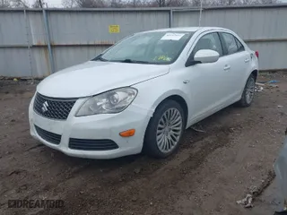 2012 Suzuki Kizashi SE with VIN JS2RF9A39C6100107, listed as a IAAI auction lot 41132911 with 204,646 mi miles. Bid and sale history available at carsss.com. Image 2.
