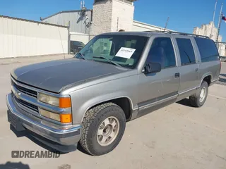 1999 Chevrolet Suburban with VIN 3GNEC16RXXG111175, listed as a IAAI auction lot 41193569 with 276,326 mi miles and . Bid and sale history available at DreamBid. Image 2.