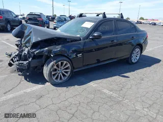 2011 BMW 3 Series 328i xDrive with VIN WBAPK5G56BNN30693, listed as a IAAI auction lot 41344589 with 1 mi miles. Bid and sale history available at carsss.com. Image 2.