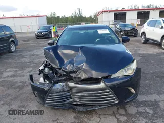 2017 Toyota Camry XLE z VIN 4T1BF1FK1HU805219, wystawiony jako IAAI lot #42199342 z przebiegiem 133 102 mil mil oraz . Historia ofert i sprzedaży dostępna na DreamBid. Obrazek 6.