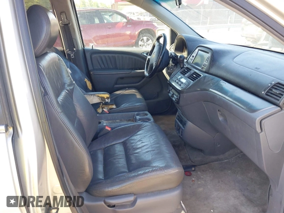 2006 Honda Odyssey EX-L with VIN 5FNRL38736B016026, listed as a IAAI auction lot 41971496 with 302,046 mi miles. Bid and sale history available at carsss.com. Image 5.