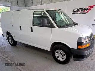 2021 Chevrolet Express Cargo z VIN 1GCWGAFP5M1201537, wystawiony jako IAAI lot #42642579 z przebiegiem 96 732 mil mil oraz . Historia ofert i sprzedaży dostępna na DreamBid. Obrazek 5.