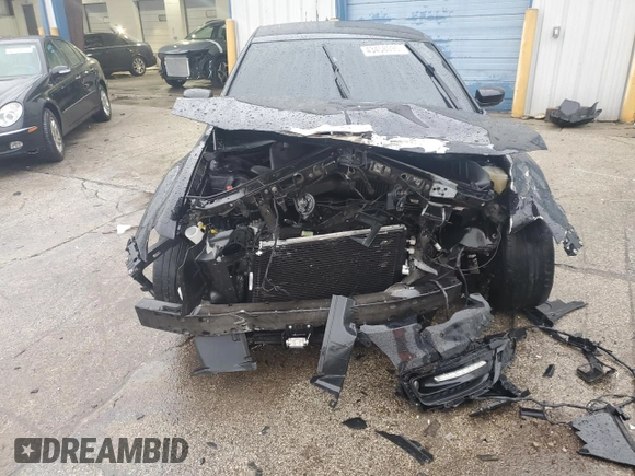 2019 Chrysler 300 with VIN 2C3CCABG1KH548418, listed as a Copart auction lot 43458095 with 61,033 mi miles and Salvage Title. Bid and sale history available at carsss.com. Image 5.