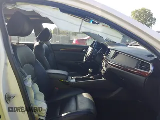 2017 Kia Cadenza Premium z VIN KNALC4J19H5091784, wystawiony jako IAAI lot #42290255 z przebiegiem 76 913 mil mil oraz . Historia ofert i sprzedaży dostępna na DreamBid. Obrazek 5.
