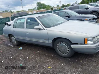 1998 Cadillac DeVille z VIN 1G6KD54Y7WU740871, wystawiony jako IAAI lot #42259686 z przebiegiem 124 542 mil mil oraz . Historia ofert i sprzedaży dostępna na DreamBid. Obrazek 13.