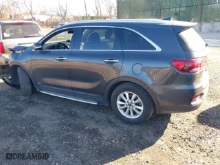 2019 Kia Sorento LX with VIN 5XYPGDA3XKG437009, listed as a IAAI auction lot 41239976 with 88,089 mi miles. Bid and sale history available at carsss.com. Image 3.