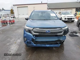 2025 Subaru Forester Premium with VIN JF2SLDDC7SH457793, listed as a IAAI auction lot 41309871 with 2,070 mi miles. Bid and sale history available at carsss.com. Image 6.