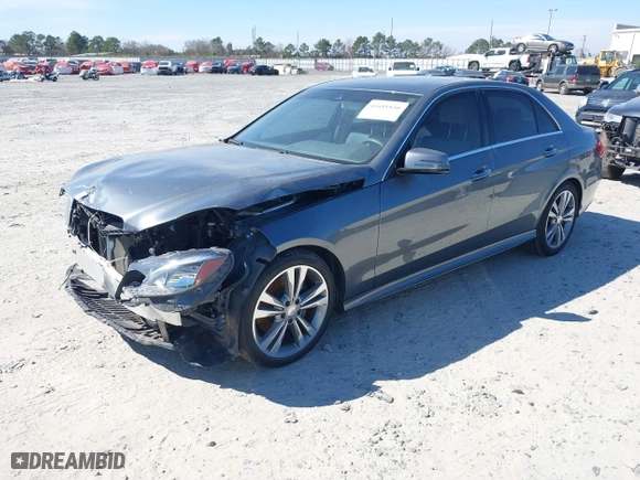 2016 Mercedes-Benz E-Class E 350 Sport with VIN WDDHF5KB5GB226231, listed as a IAAI auction lot 41681850 with 88,221 mi miles. Bid and sale history available at carsss.com. Image 18.