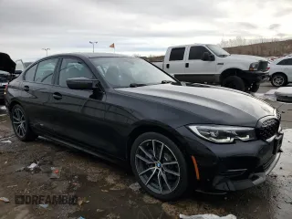 2019 BMW 3 Series 330i xDrive with VIN 3MW5R7J52K8A05284, listed as a Copart auction lot 82251444 with 29,379 mi miles and Salvage Title. Bid and sale history available at DreamBid. Image 4.