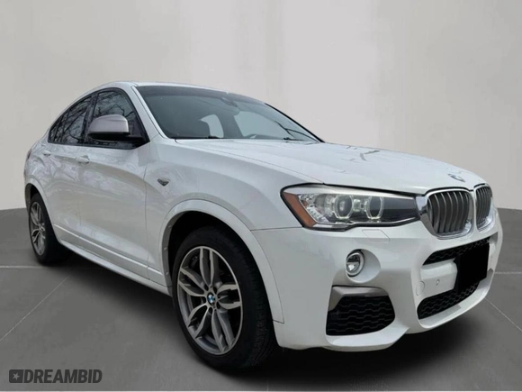 2018 BMW X4 M40i with VIN 5UXXW7C52J0W64992, listed as a Copart auction lot 53578695 with 97,697 mi miles and Clean Title. Bid and sale history available at carsss.com. Image 1.