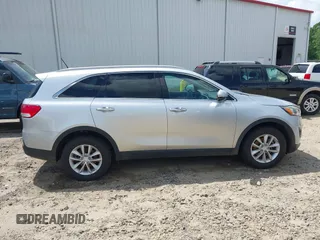 2017 Kia Sorento LX with VIN 5XYPG4A34HG265018, listed as a IAAI auction lot 42165365 with Not Provided miles. Bid and sale history available at carsss.com. Image 12.