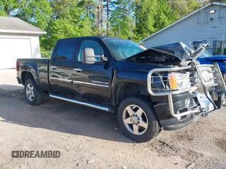 2013 GMC Sierra 2500HD Denali z VIN 1GT125E81DF112691, wystawiony jako IAAI lot #42220356 z przebiegiem 173 260 mil mil oraz . Historia ofert i sprzedaży dostępna na DreamBid. Obrazek 1.