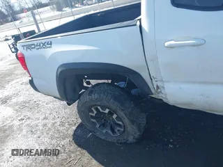 2016 Toyota Tacoma SR with VIN 5TFCZ5AN1GX017336, listed as a IAAI auction lot 41542111 with 127,162 mi miles. Bid and sale history available at carsss.com. Image 6.