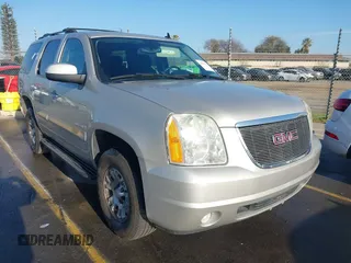 2007 GMC Yukon SLT with VIN 1GKFC13077J253697, listed as a IAAI auction lot 41277881 with 246,059 mi miles. Bid and sale history available at carsss.com. Image 1.