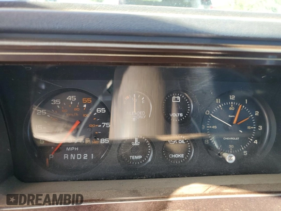 1984 Chevrolet El Camino z VIN 1GCCW80H1ER215342, wystawiony jako Copart lot #83956964 z przebiegiem 14 096 mil mil oraz Szkoda całkowita • Salvage title. Historia ofert i sprzedaży dostępna na DreamBid. Obrazek 9.