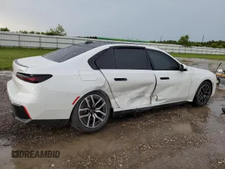 2024 BMW 7 Series 740i z VIN WBA23EH01RCR57859, wystawiony jako Copart lot #62336024 z przebiegiem Nie podano mil oraz Czysty tytuł • Clean title. Historia ofert i sprzedaży dostępna na DreamBid. Obrazek 3.