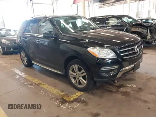 2015 Mercedes-Benz M 350 z VIN 4JGDA5HB4FA505281, wystawiony jako IAAI lot #42140875 z przebiegiem 117 948 mil mil oraz . Historia ofert i sprzedaży dostępna na DreamBid. Obrazek 1.