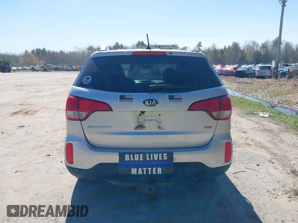 2014 Kia Sorento LX with VIN 5XYKTCA66EG506003, listed as a IAAI auction lot 42155293 with 178,956 mi miles. Bid and sale history available at carsss.com. Image 15.