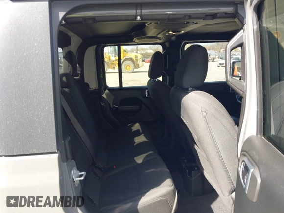 2020 Jeep Gladiator Sport S z VIN 1C6HJTAG7LL154664, wystawiony jako IAAI lot #42033131 z przebiegiem 73 282 mil mil oraz . Historia ofert i sprzedaży dostępna na DreamBid. Obrazek 8.