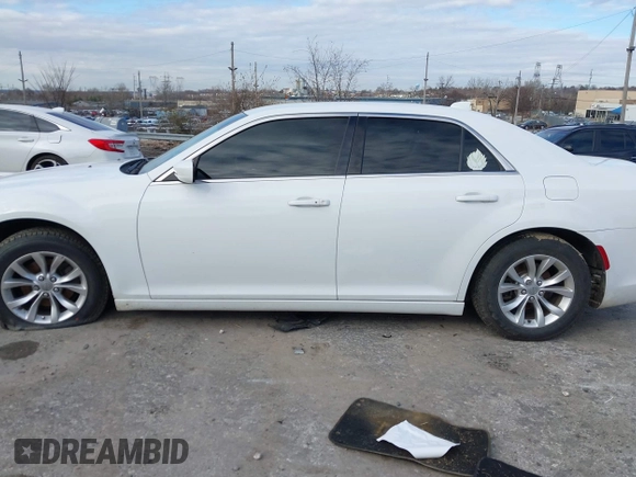 2015 Chrysler 300 Limited with VIN 2C3CCAAG8FH781252, listed as a IAAI auction lot 41138887 with 115,116 mi miles and . Bid and sale history available at carsss.com. Image 13.
