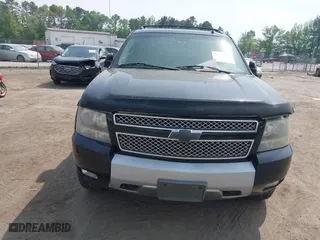 2009 Chevrolet Avalanche LT w/2LT with VIN 3GNFK22039G177073, listed as a IAAI auction lot 42127481 with 139,298 mi miles. Bid and sale history available at carsss.com. Image 6.