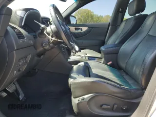 2016 Infiniti QX70 z VIN JN8CS1MWXGM752128, wystawiony jako Copart lot #52147115 z przebiegiem 122 637 mil mil oraz Tytuł czysty. Historia ofert i sprzedaży dostępna na DreamBid. Obrazek 7.