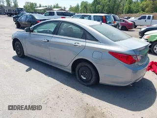 2012 Hyundai Sonata SE with VIN 5NPEC4AB3CH336138, listed as a IAAI auction lot 42114619 with Not Provided miles and . Bid and sale history available at carsss.com. Image 3.