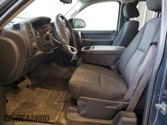 2010 GMC Sierra 1500 SLE z VIN 1GTSKVE35AZ253346, wystawiony jako Copart lot #48703275 z przebiegiem Nie podano mil oraz Nie do naprawy • Non repairable. Historia ofert i sprzedaży dostępna na DreamBid. Obrazek 7.