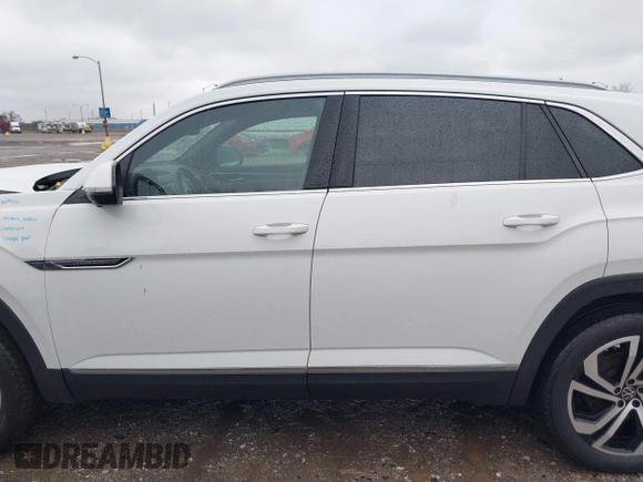 2021 Volkswagen Atlas SEL Premium with VIN 1V2TC2CAXMC214243, listed as a IAAI auction lot 41200408 with 54,902 mi miles and . Bid and sale history available at DreamBid. Image 15.