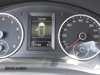 2012 Volkswagen Tiguan SE z VIN WVGAV7AX2CW522958, wystawiony jako IAAI lot #42516794 z przebiegiem 107 144 mil mil oraz . Historia ofert i sprzedaży dostępna na DreamBid. Obrazek 7.