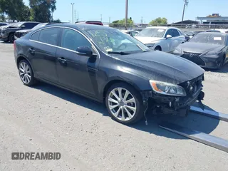 2018 Volvo S60 Inscription Platinum with VIN LYV402HM8JB174343, listed as a IAAI auction lot 42636685 with 51,659 mi miles and . Bid and sale history available at DreamBid. Image 1.