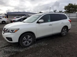 2018 Nissan Pathfinder SV with VIN 5N1DR2MN0JC670121, listed as a Copart auction lot 51481825 with 102,213 mi miles and Clean Title. Bid and sale history available at carsss.com. Image 1.