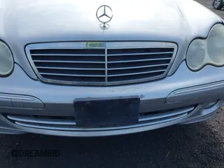 2005 Mercedes-Benz C 240 with VIN WDBRF81J85F682852, listed as a IAAI auction lot 41928945 with 106,981 mi miles and . Bid and sale history available at DreamBid. Image 6.