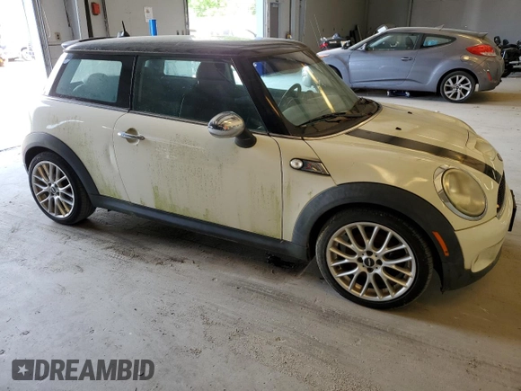 2010 MINI Hardtop S with VIN WMWMF7C5XATX41172, listed as a Copart auction lot 55132775 with 127,674 mi miles and Clean Title. Bid and sale history available at DreamBid. Image 4.
