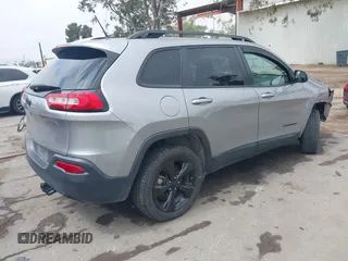 2018 Jeep Cherokee Latitude Tech Connect с VIN 1C4PJLCB2JD540423, выставлен на аукционе IAAI как лот 42159808 с пробегом 186 962 миль миль и . История ставок и продаж доступна на DreamBid. Изображение 4.